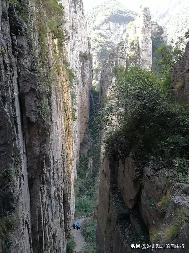 驴友拿出她的吃的跟我们分享