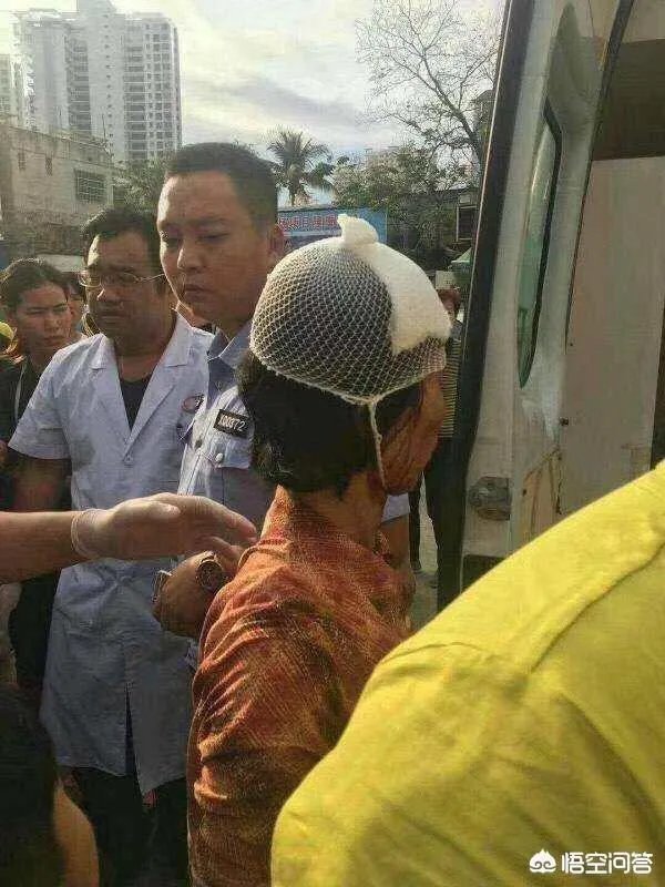 三亚保洁员拖地弄脏女子鞋被打破头,你怎么看?