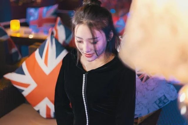 西安美女公交司机爆红网络,是什么原因让颜值爆表女子乐意当一名普通的公交司机呢?