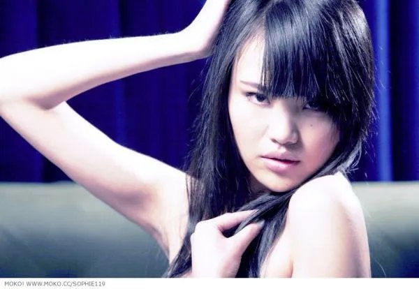 芒果TV解约女演员刘露释放后态度急转弯,网友建议在拘留15天,对此大家是否赞成?