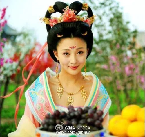 马苏在最新一期《国家宝藏》扮杨贵妃惊艳四座,哪些女明星扮过杨贵妃?