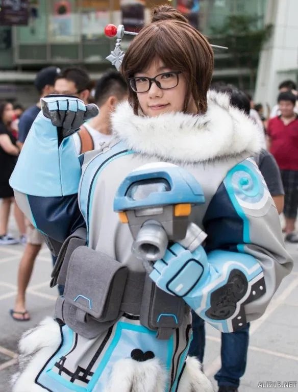 大屁股谁人不爱？《守望先锋》超神级Cosplay图赏