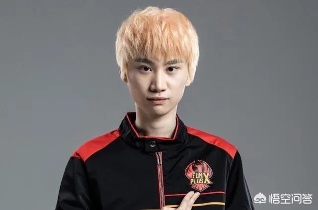 主播马超微博怒怼Doinb,直言这人真贱,一个喷子天天装傻子恶心人,到底怎么回事?