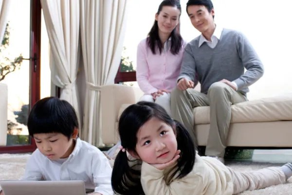 关于穷养好还是富养好,两者的差别是什么?家长应当怎么做?