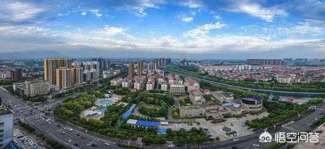 老家是河南济源的,想入手二手房,但是都说房价会降,再等一等,房价真的会降吗?