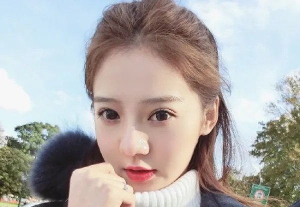 同样是王思聪的前女友,雪梨是凭借什么自创品牌,身价过亿成为豪门网红?