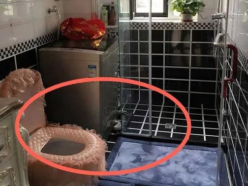 夫妻俩住进昆明婆婆装修的婚房,看到厕所媳妇就崩溃了