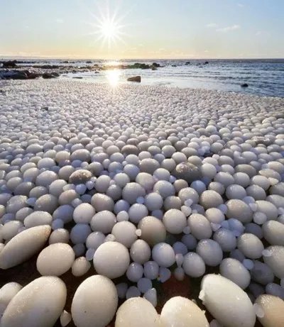 芬兰海滩万颗冰蛋什么情况 现场画面曝光堪称奇观