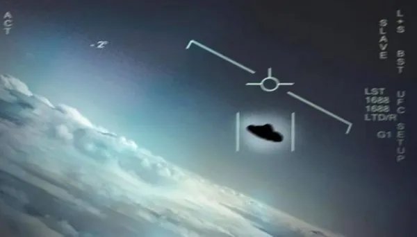 日本上空出现不明球体,自卫队抵近侦察未果,到底是什么飞行物?