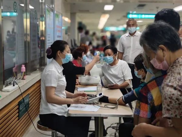 世卫组织呼吁暂停接种疫苗加强针,这其中的缘由是什么?