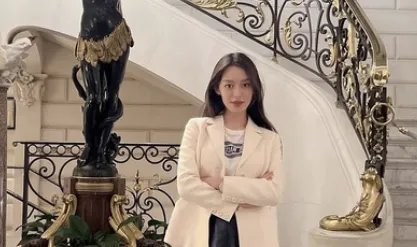 吉娜深夜晒与郎朗的合影,夫妻俩四目相对满眼爱意,你羡慕这样的爱情吗