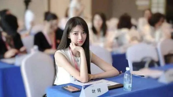 黄晓明被曝与叶珂恋爱，女方回应：不是为了和黄晓明在一起才离婚，你咋看？