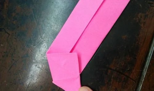 怎么用折纸制作糖果盒子