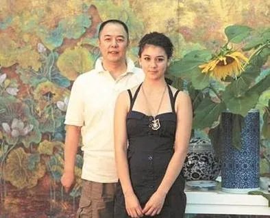 张铁林现在的妻子是谁:张铁林谈感情现任老婆曝光