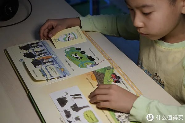 给孩子创造一个舒适的用眼环境—飞利浦轩坦护眼台灯测评体验