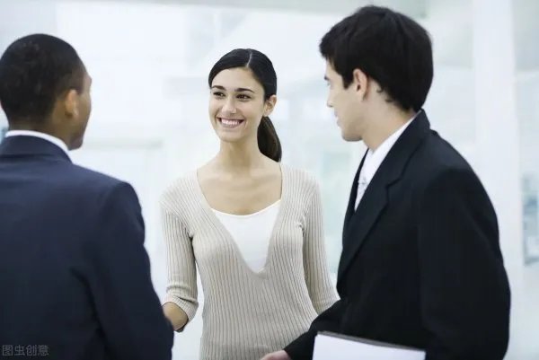 面试成功没去入职,简历被人事经理挂朋友圈,这种方式合理吗?