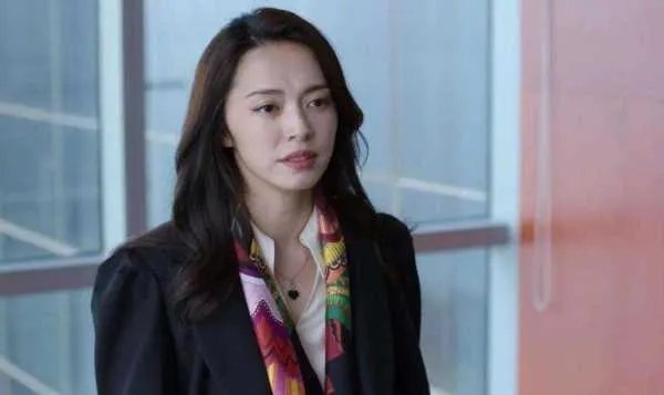 你觉着在娱乐圈中和谁关系最好？
