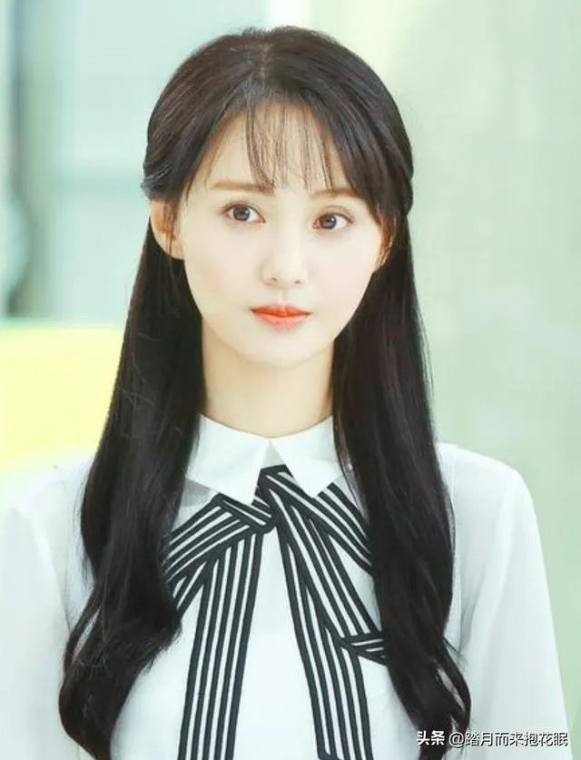 郑爽直播事件,是职业素养问题,还是真性情使然?