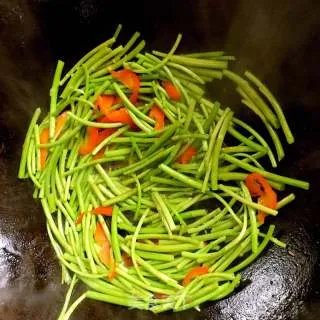 清炒芦蒿
