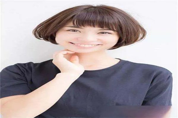 菱形脸适合什么发型?求推荐。