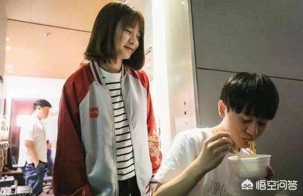 为什么游戏圈里的人说天才ad比说天才辅助相对多一些呢?