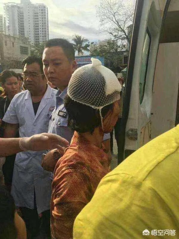 三亚保洁员拖地弄脏女子鞋被打破头,你怎么看?