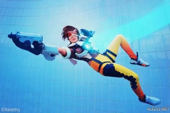 大屁股谁人不爱？《守望先锋》超神级Cosplay图赏