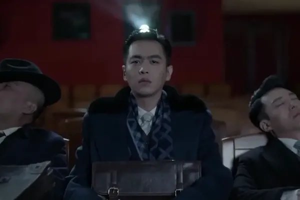 如何评价国产剧《谍战深海之惊蛰》?