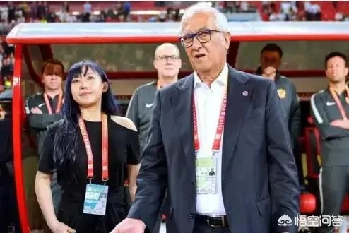 曼萨诺模仿老乡卡马乔就是不请辞,为何中超总会遇到这样的西班牙教练?
