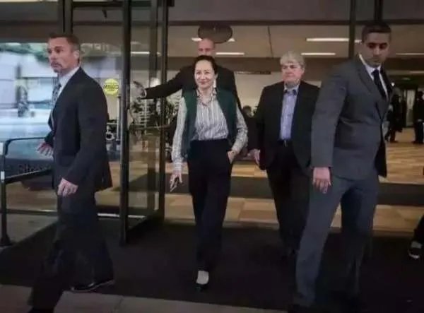 孟晚舟案再开庭：她被软禁一年多为何依旧自信？