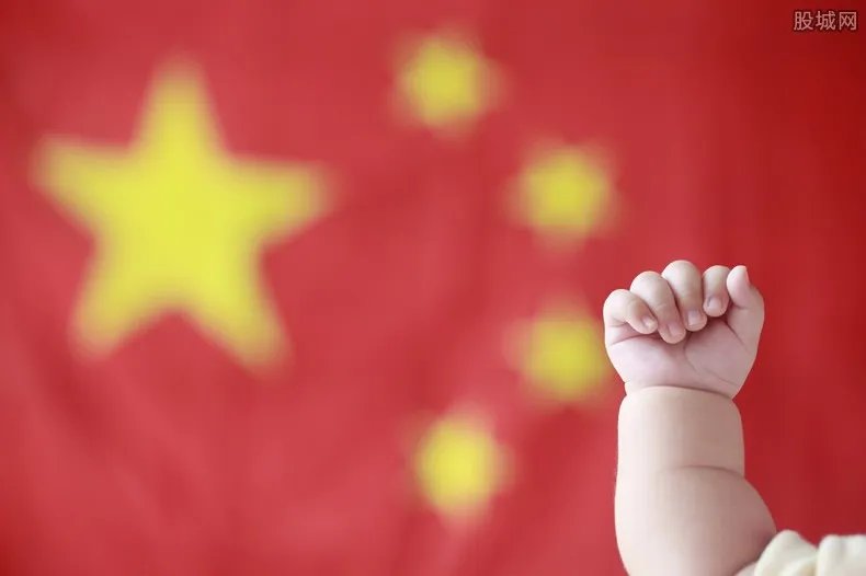 中国强大到什么程度?日本人看中国阅兵直播惊呆了