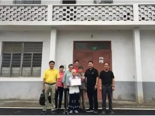 老人抱团养老15年后捐楼,他们为何要捐楼?