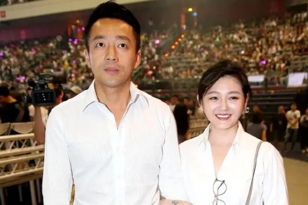 大S闪婚后,你如何看待汪小菲首次发声回应?