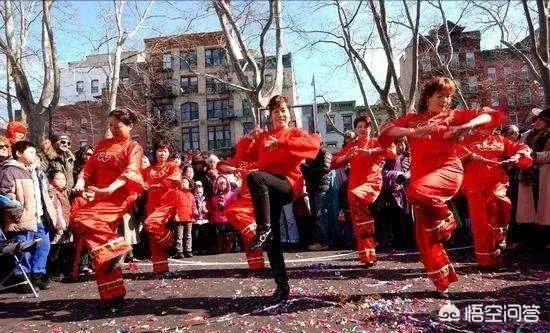 广场舞大妈,是如何成为人们心中的热门?