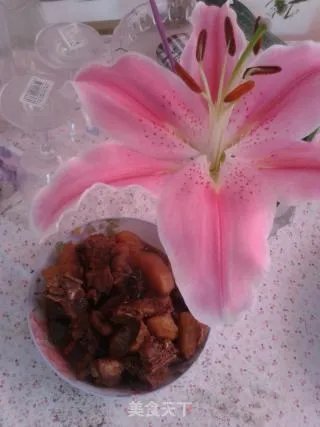 美味吮指排骨