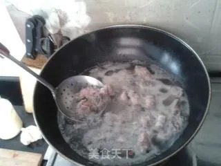 美味吮指排骨