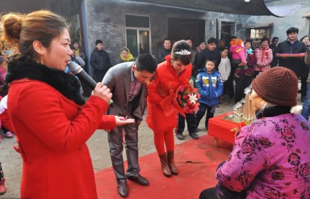 委员建议遏制农村天价彩礼陋习,这种陋习真的能够摒弃吗?