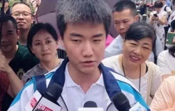 林欢高考分数