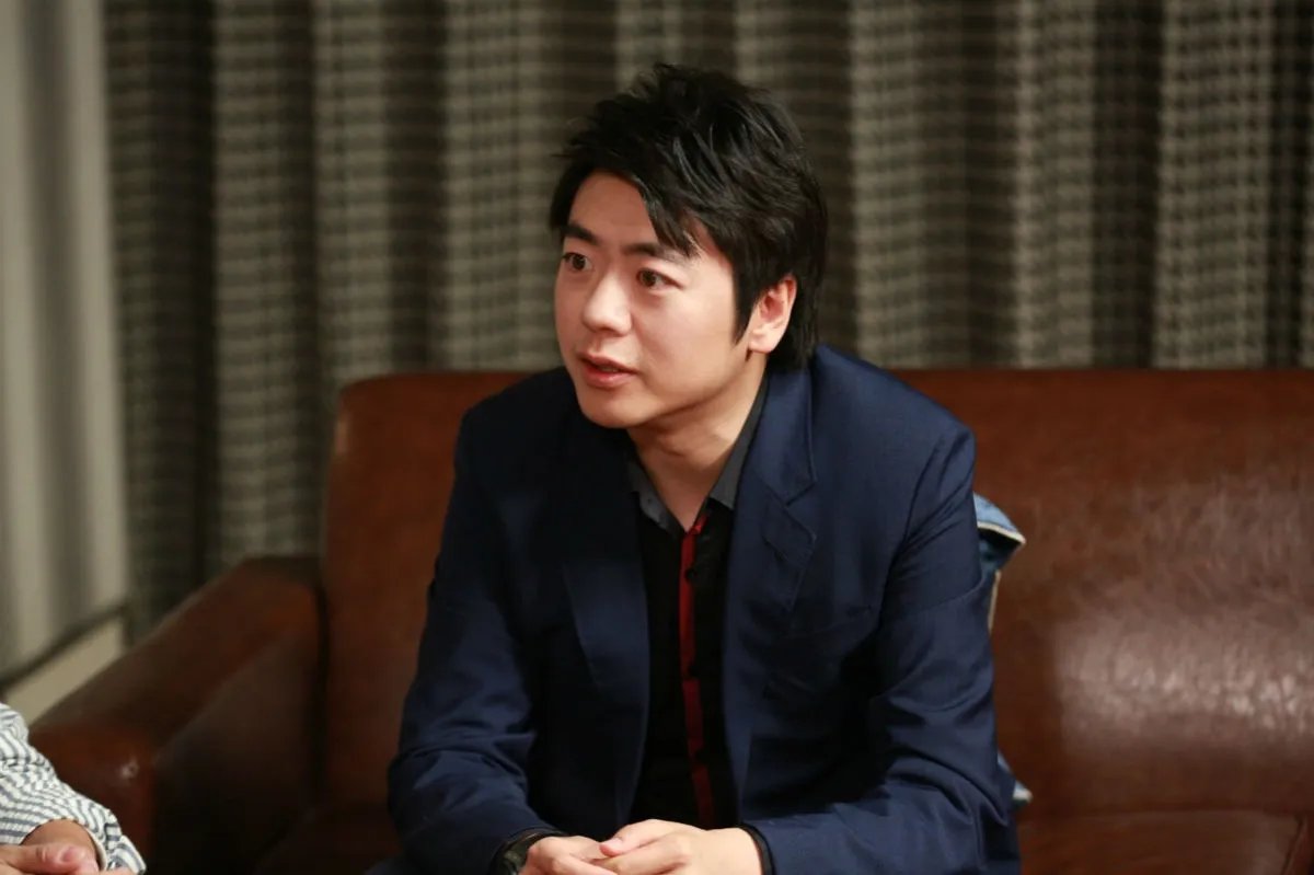 她曾经和郎朗一起生活了四年,但输给了混血儿吉娜。现在她已经3