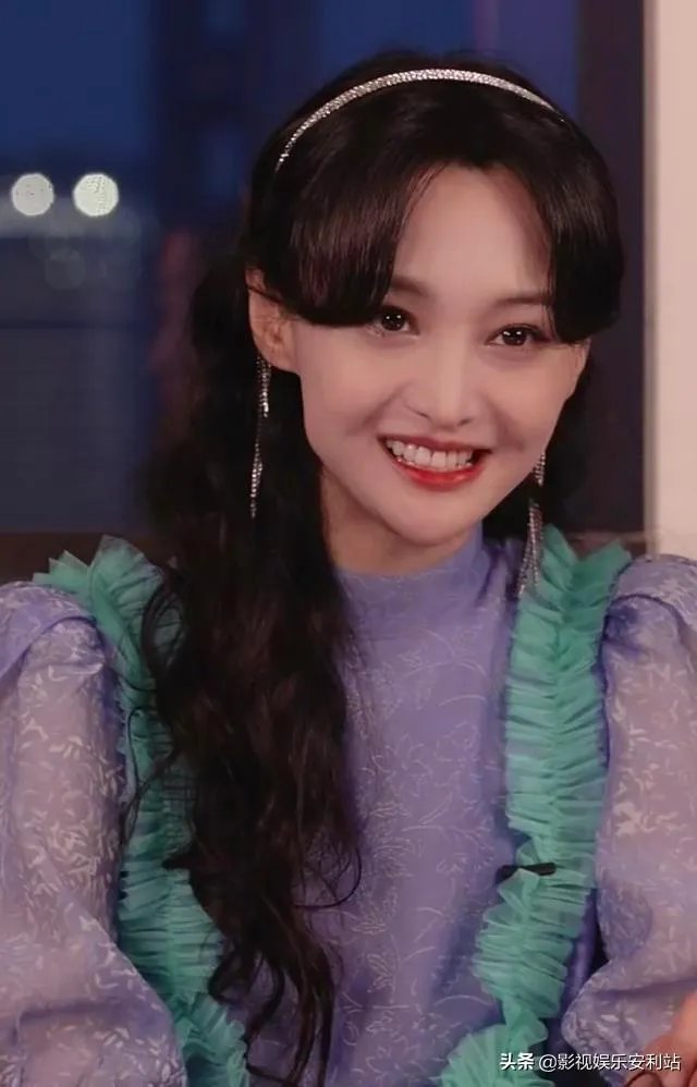 郑爽直播事件,是职业素养问题,还是真性情使然?