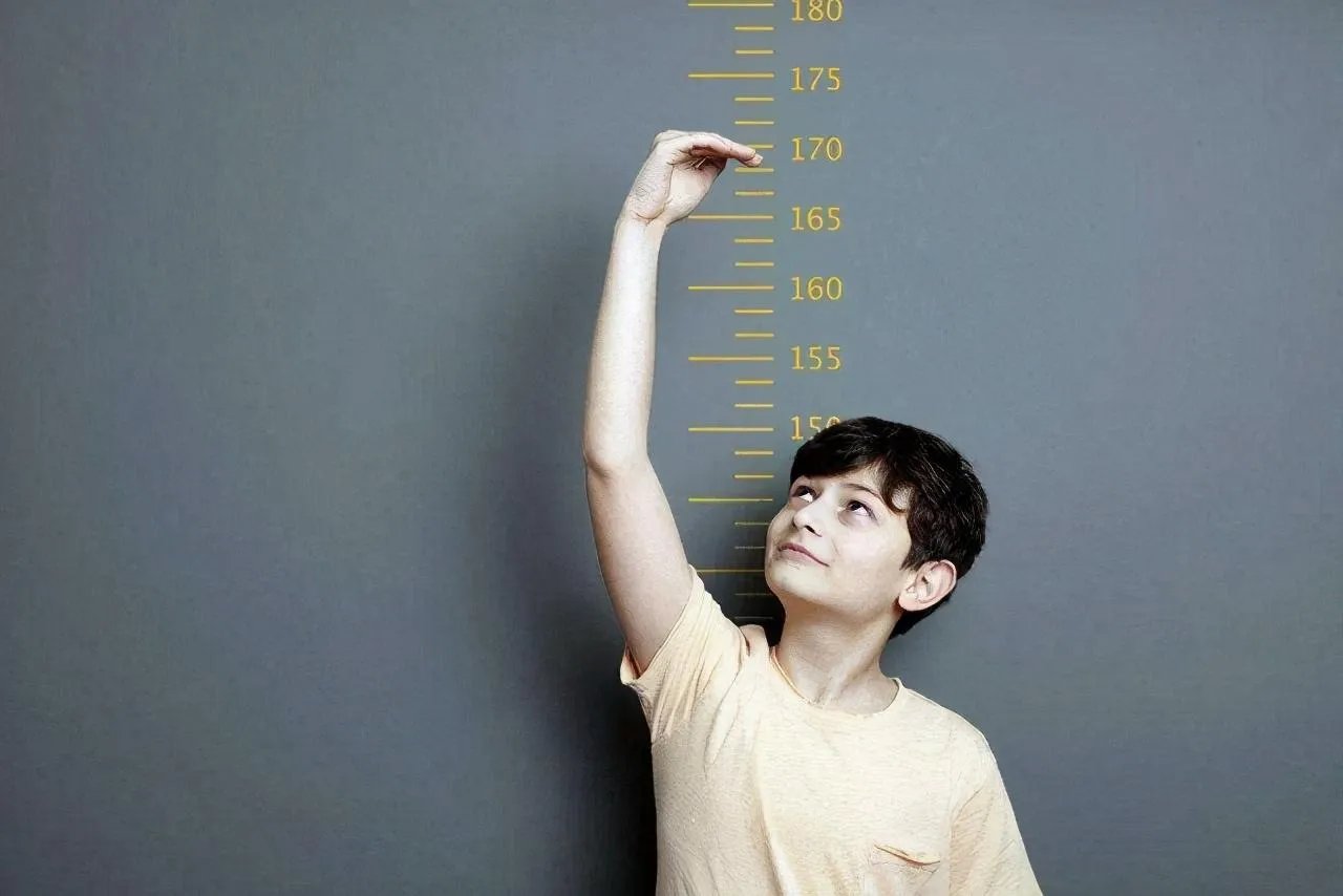 14岁男孩身高2.21米,这对他的生活有影响吗?