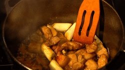 玫瑰腐乳红烧肉怎么做?