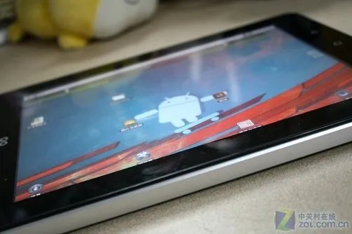 Android2.1系统9.7吋IPS屏 智器R10评测