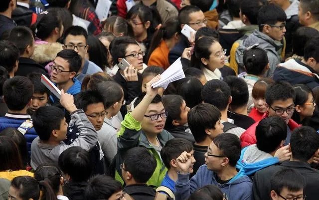 西安那么多高校大学生,为什么毕业大部分都选择离开?