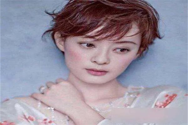 菱形脸适合什么发型?求推荐。