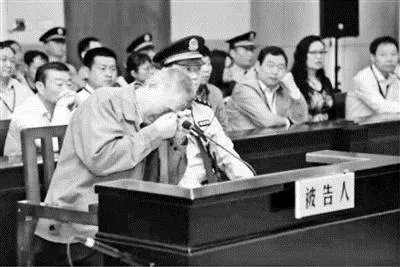 退休干部冲撞学生是什么原因?