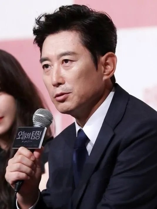 韩国演员金元海确诊新冠,他是怎么被感染新冠病毒的?