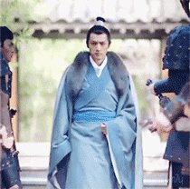 胡歌仰脸自拍用鼻孔看人，胡歌还有哪些搞怪的日常？