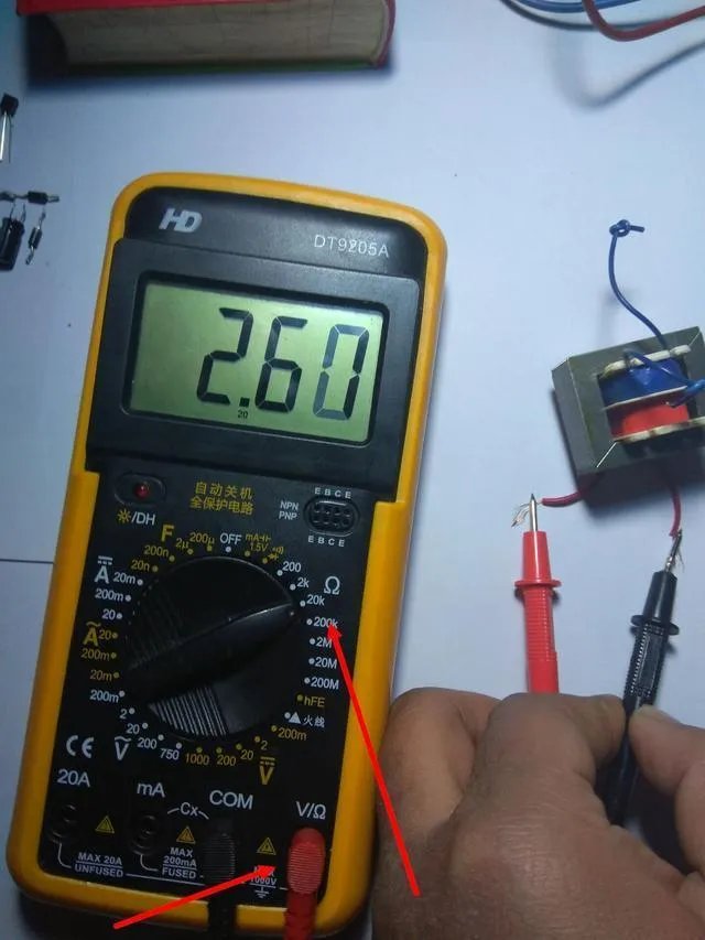 万用表怎么测量电压