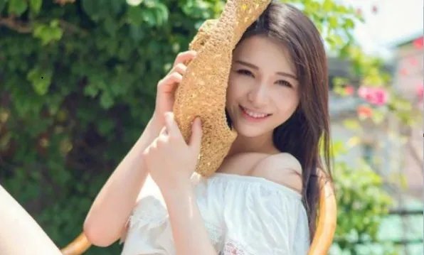 孟美岐曾在明日之子被“划水怪”气哭，努力的人会嫉妒幸运的人吗？